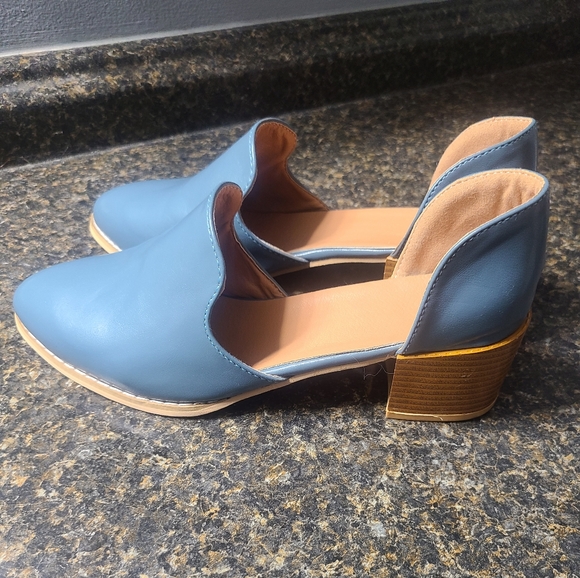 Shoes - Slip-on Cut-out Shoe